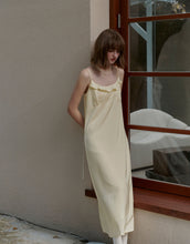 Load image into Gallery viewer, British-style Glossy Satin Ruffled Collar, Elegant Fit Long Dress