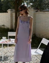 Load image into Gallery viewer, British-style Glossy Satin Ruffled Collar, Elegant Fit Long Dress