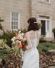 Load image into Gallery viewer, British-Style Tiered Tulle Half-Sleeve Floor-Length Gown