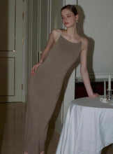 Load image into Gallery viewer, Pearl Straps Slim-Fitting Long Knit Dress
