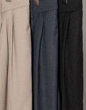 Load image into Gallery viewer, Slim Pleated Cotton Suit Pants