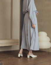 Load image into Gallery viewer, Misty Satin Wide Pleated Long skirt
