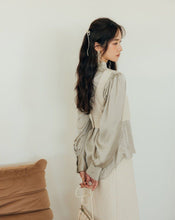 Load image into Gallery viewer, Small Stand-up Collar Glossy Top