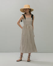 Load image into Gallery viewer, Tie Waist Colour Matching Stripes Dress