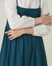 Load image into Gallery viewer, Ruffle Collar Crease CropTop