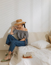 Load image into Gallery viewer, Short Top With Checkered Cuffs and Tie