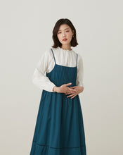 Load image into Gallery viewer, Ruffle Collar Crease CropTop
