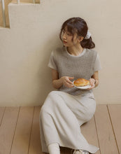 Load image into Gallery viewer, Simple Basket Empty Knitted Vest

