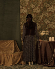 Load image into Gallery viewer, Vintage Floral Pleated Tie Long Dress
