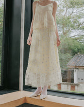 Load image into Gallery viewer, Retro Three-Dimensional Lace Flora Long Skirt(Beige color need to preorder)
