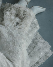 Load image into Gallery viewer, Retro Three-Dimensional Lace Flora Long Skirt(Beige color need to preorder)
