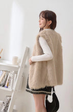 Load image into Gallery viewer, Faux Fur Long-Haired Vest
