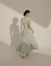 Load image into Gallery viewer, V-neck Puff Sleeve Waist-trissed Mermaid Long Dress
