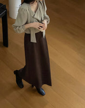 Load image into Gallery viewer, Soft Temperament Pleated Collar Chiffon Blouse
