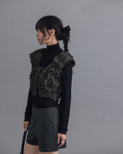 Load image into Gallery viewer, Creped Stitched Lace Top
