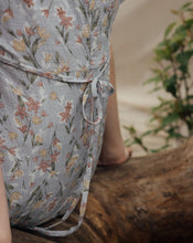 Load image into Gallery viewer, French Style Floral Retro Iris Slim Dress
