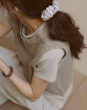 Load image into Gallery viewer, Simple Basket Empty Knitted Vest
