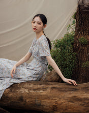 Load image into Gallery viewer, French Style Floral Retro Iris Slim Dress
