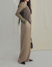Load image into Gallery viewer, Front Pleated Suit Pants
