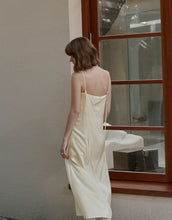 Load image into Gallery viewer, British-style Glossy Satin Ruffled Collar, Elegant Fit Long Dress
