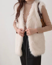 Load image into Gallery viewer, Faux Fur Long-Haired Vest

