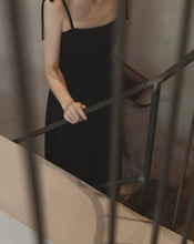 Load image into Gallery viewer, Cups Attached Slim-Fitting Long Dress
