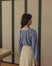 Load image into Gallery viewer, Puff Sleeves Two Ways Blouse
