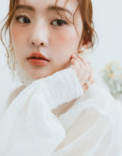 Load image into Gallery viewer, Elegant slightly transparent fine fold small turtleneck Blouse
