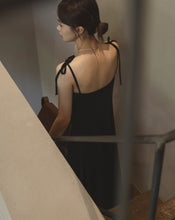 Load image into Gallery viewer, Cups Attached Slim-Fitting Long Dress
