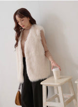 Load image into Gallery viewer, Faux Fur Long-Haired Vest
