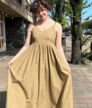 Load image into Gallery viewer, V-Neck Pleated Long Dress
