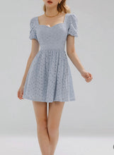 Load image into Gallery viewer, Sweetheart Neckline Backless Tie-Up Dress
