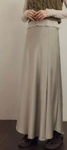 Load image into Gallery viewer, Misty Glossy Pleated And Ankle Skirt
