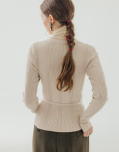 Load image into Gallery viewer, V-neck Straight Strip Knitted Cardigan (with Tie)
