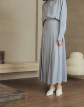 Load image into Gallery viewer, Misty Satin Wide Pleated Long skirt
