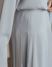 Load image into Gallery viewer, Misty Satin Wide Pleated Long skirt
