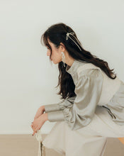 Load image into Gallery viewer, Small Stand-up Collar Glossy Top
