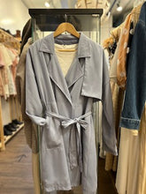 Load image into Gallery viewer, Intellectual And Neat Lapel Chiffon Trenchcoat
