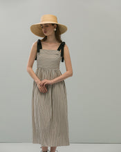 Load image into Gallery viewer, Tie Waist Colour Matching Stripes Dress
