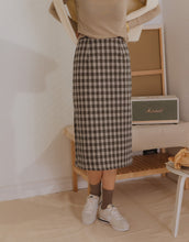 Load image into Gallery viewer, Checked Midi Skirt With Woolen Back Elastic Band
