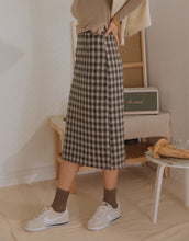 Load image into Gallery viewer, Checked Midi Skirt With Woolen Back Elastic Band

