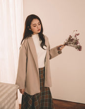 Load image into Gallery viewer, Soft Short Puff Sleeves Collar Sweater
