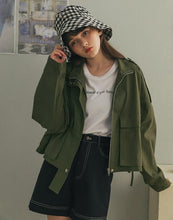 Load image into Gallery viewer, All-match short jacket with big pockets
